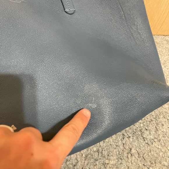 •Mark and Graham• Blue Tote - Picture 4 of 10